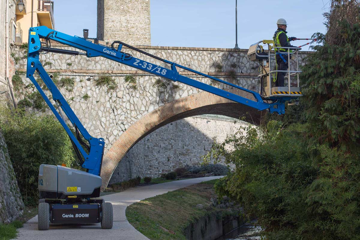 12m-articulated-boom-lift